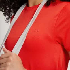 MP Power Ultra T-shirt Met Split Aan De Achterkant Voor Dames - Danger -Myprotein 13118013 6644936395907485